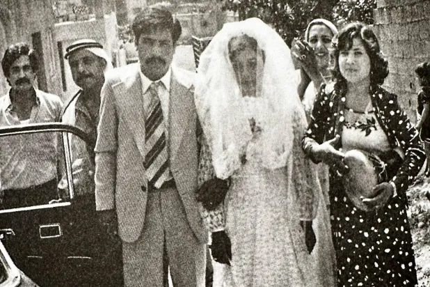  عروسان بمخيم البداوي - طرابلس 1983 بعدسة السويسري جان مور