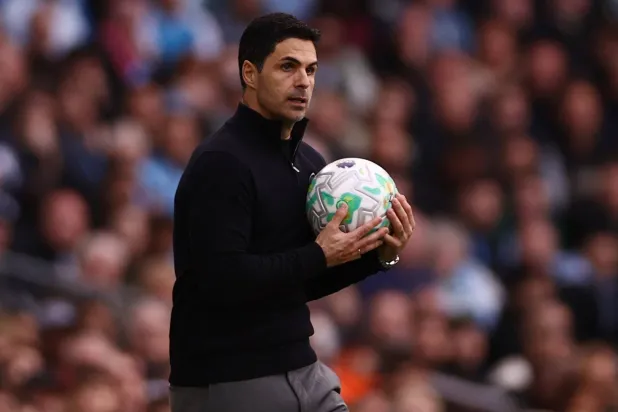 ميكيل أرتيتا المدير الفني لفريق آرسنال (رويترز)