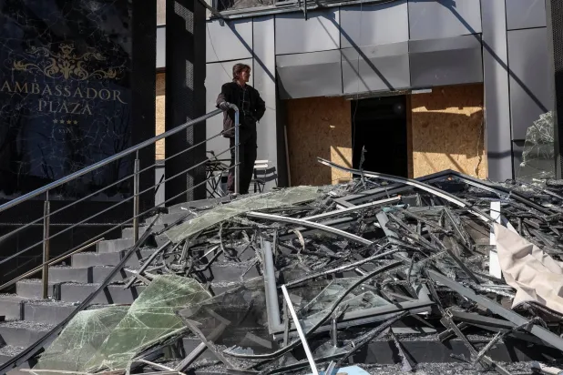 جانب من الدمار جرَّاء غارة روسية على كييف (رويترز)