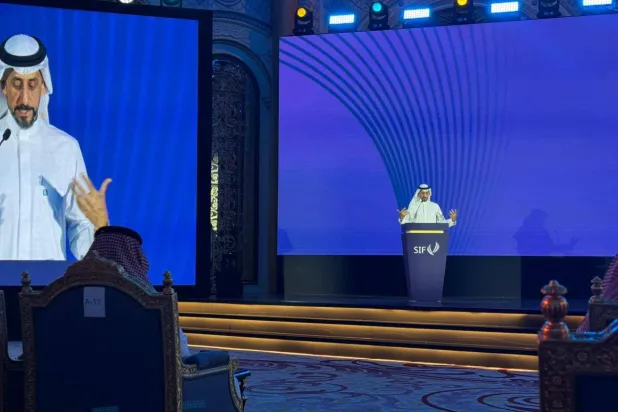 الدكتور بدر البدر خلال «منتدى الاستثمار الرياضي» (الشرق الأوسط)