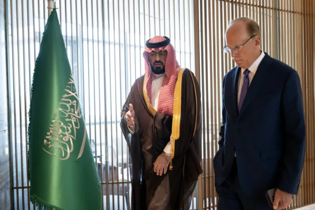 وزير الاقتصاد السعودي مع رئيس «بلاك روك» (وزارة الاقتصاد)