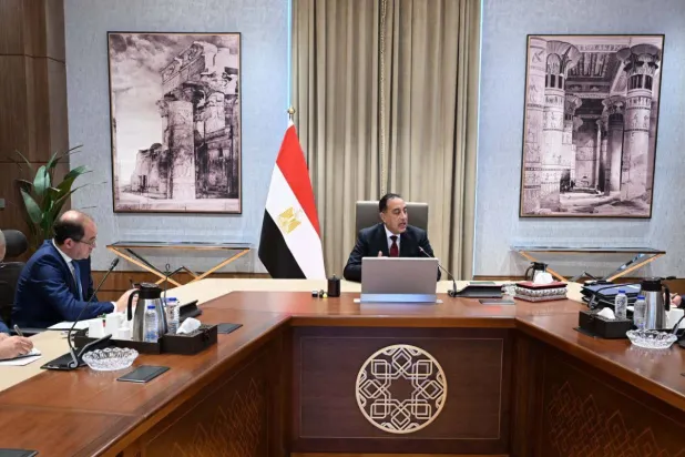 رئيس الوزراء المصري مصطفى مدبولي يتابع الاثنين جهود تأمين احتياجات السوق من المنتجات البترولية (مجلس الوزراء)