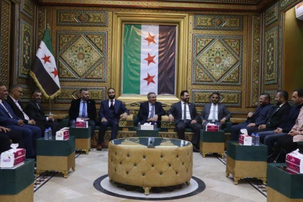 محافظ الحسكة نور الدين أحمد استقبل وفد اللجنة العليا لانتخابات مجلس الشعب التي تعدّ لانتخابات الحسكة الفرعية استكمالاً لمقاعد مجلس الشعب الذي يفتتح قريباً (محافظة الحسكة)