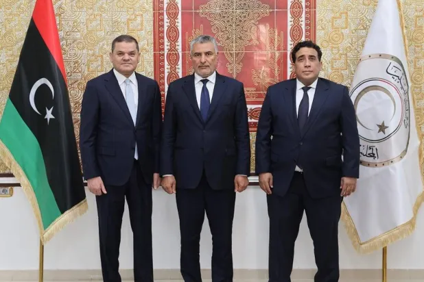 صورة أرشيفية لاجتماع سابق بين الدبيبة والمنفي وتكالة (المجلس الرئاسي)