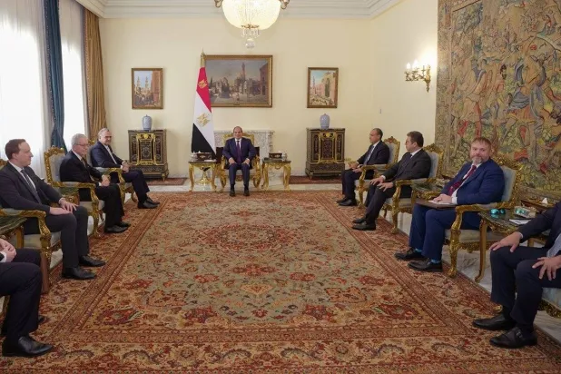 السيسي خلال لقاء المبعوث الأميركي مسعد بولس في القاهرة يوم الاثنين (الرئاسة المصرية)