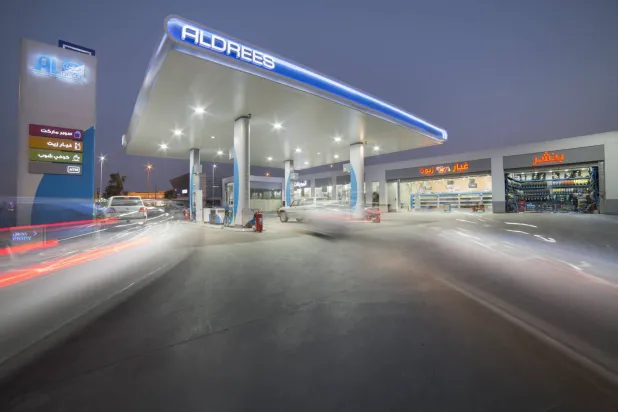 إحدى محطات «الدريس» لتعبئة الوقود (المركز الإعلامي للشركة)