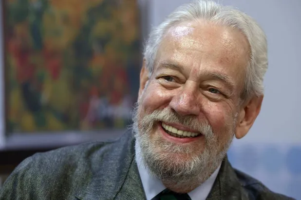 الروائي والباحث المكسيكي غونزالو سيلوريو يتوَّج بجائزة «سرفانتيس»