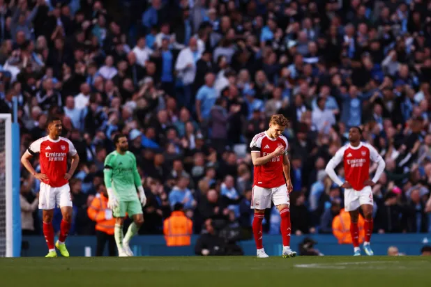 أرسنال ينهار مجدداً في أبريل في الوقت الذي يضغط فيه مانشستر سيتي بقوة (رويترز)
