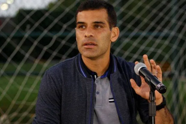 المدافع الدولي المكسيكي السابق رافايل ماركيز (رويترز)