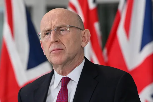 İngiltere Savunma Bakanı John Healey (DPA)