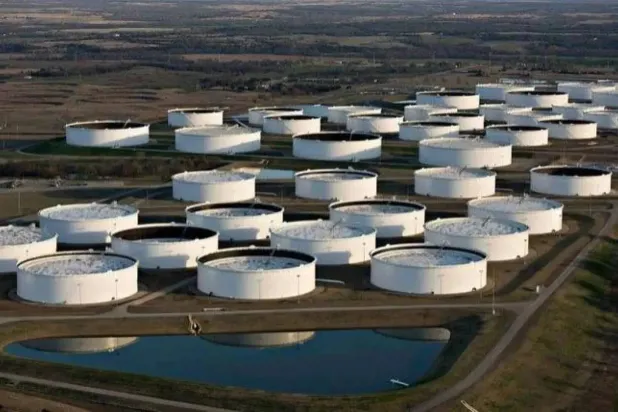 مخزونات نفط في هيوستن (رويترز)