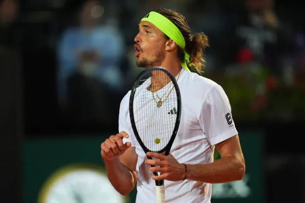 نجم التنس الألماني ألكسندر زفيريف (رويترز)