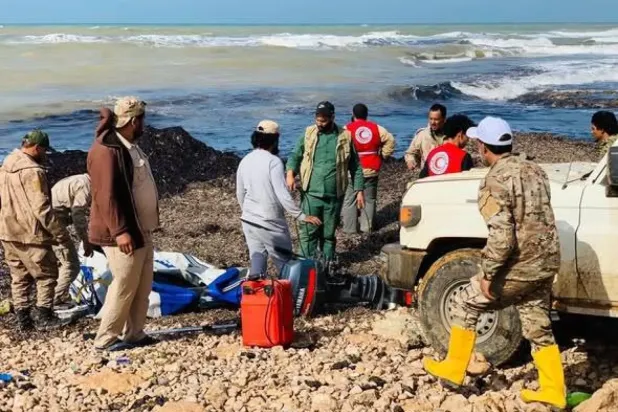 Libya'nın doğusundaki Tobruk'ta göçmenlerin cesetlerinin çıkarılması (Arşiv- Kızılay)