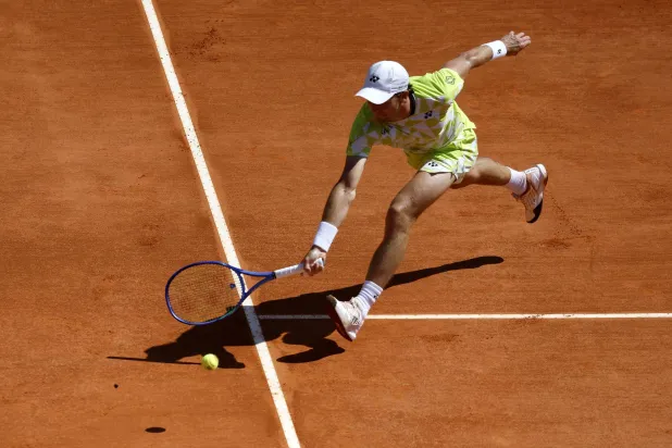 Casper Ruud of Norway in action during his match against Felix Auger-Aliassime of Canada at the ATP Monte Carlo Masters tennis tournament in Roquebrune Cap Martin, France, 09 April 2026.  EPA/SEBASTIEN NOGIER