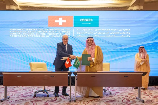 جانب من مراسم توقيع الاتفاقية بين السعودية وسويسرا في جدة الخميس (واس)