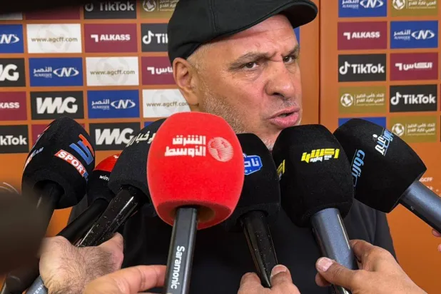 بن زكري في حديثه لممثلي وسائل الإعلام (الشرق الأوسط)