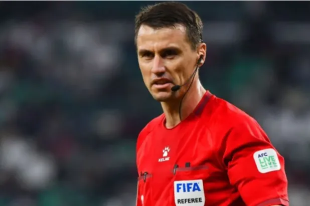 الحكم الأوزبكي إلجيز تانتاشيف (الاتحاد الأوزبكي)