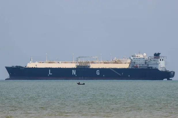 ناقلة الغاز الطبيعي المُسال «ميرشانت» في مضيق ملقا (إ.ب.أ)