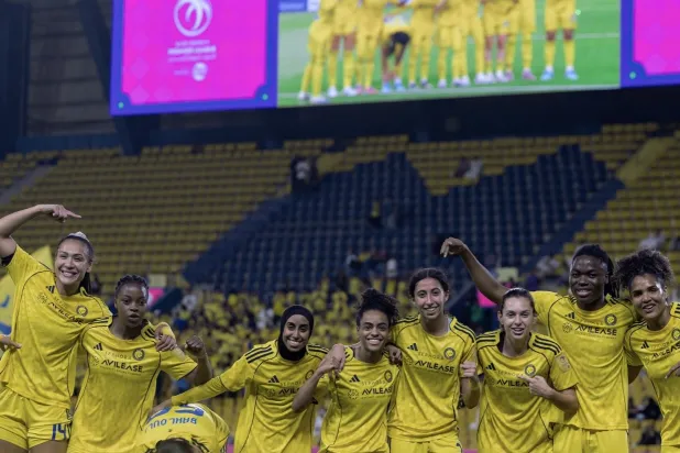 فرحة نصراوية على ملعب الأول بارك (موقع النادي)