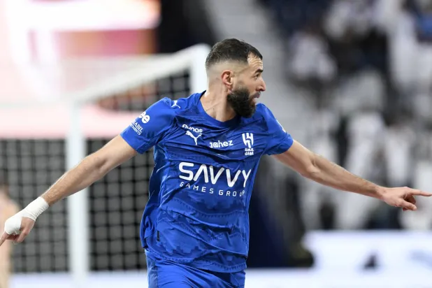 الفرنسي كريم بنزيمة نجم الهلال (رويترز)