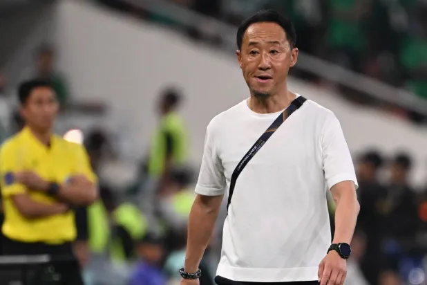 الياباني غو كورودا مدرب فريق ماتشيدا الياباني (تصوير: علي خمج)