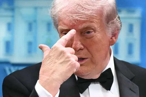 ABD Başkanı Donald Trump, silahlı saldırı olayının ardından düzenlenen basın toplantısında (AFP)