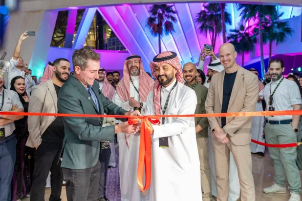 جانب من حفل افتتاح «فايف آيرون غولف» في الرياض (الشرق الأوسط)