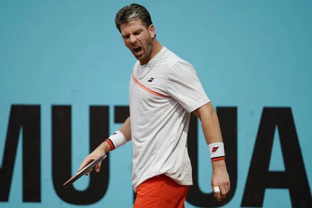 البريطاني كاميرون نوري تأهل لملاقاة سينر بمدريد (رويترز)