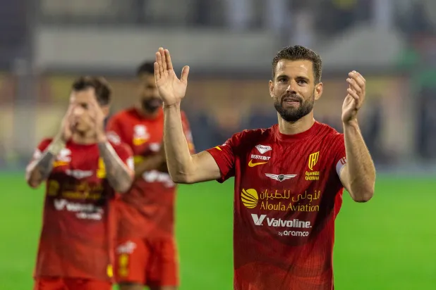 ناتشو يحتفل بعد أحد انتصارات القادسية (تصوير: عيسى الدبيسي)