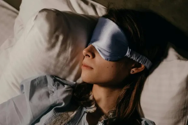 البالغون الذين يعانون عادات نوم غير منتظمة هم أكثر عرضة بنحو الضعف للإصابة بأمراض القلب (بكسلز)