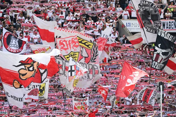 جماهير شتوتغارت تنتظر نهاية سعيدة للموسم (د.ب.أ)