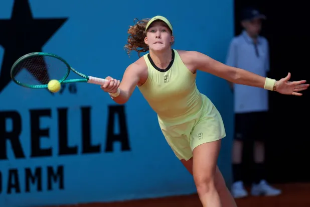 الروسية ميرا أندرييفا تتألق في مدريد (أ.ف.ب)