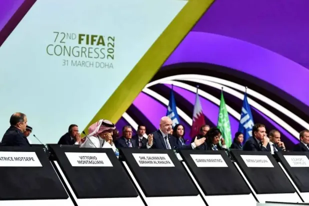 تجتمع الاتحادات المحلية أعضاء «فيفا» في فانكوفر بكندا يوم الخميس المقبل لعقد «الجمعية العمومية» السنوية (رويترز)