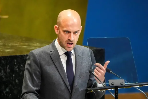 الوزير جان نويل بارو ملقياً كلمة فرنسا بمناسبة الاجتماع المخصص في الأمم المتحدة لمعاهدة منع انتشار الأسلحة النووية في نيويورك الاثنين (رويترز)