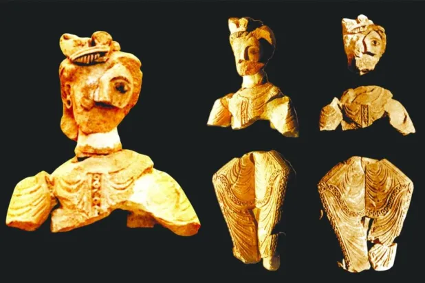 نصب من محفوظات متحف دمشق الوطني مصدره قصر الحير الغربي في بادية الشام