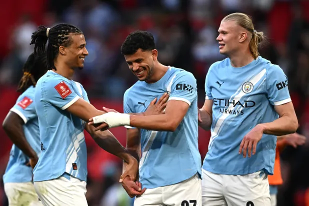 نهاية موسم شاقة لمانشستر سيتي (رويترز) 