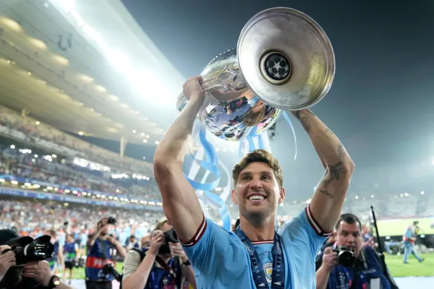 جون ستونز مدافع مانشستر سيتي (أ.ب)