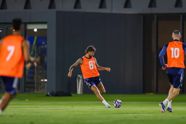 يترقب خيسوس جاهزية الإسباني مارتينيز لضمه لقائمة مباراة الأهلي (نادي النصر) 