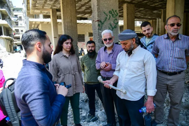 فحص الأدلة والبقايا البشرية الناتجة عن مجزرة التضامن عام 2013 في الحي الدمشقي الثلاثاء (هيئة العدالة الانتقالية)