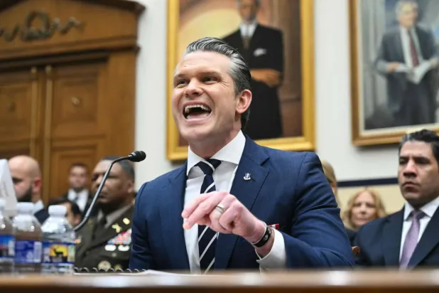 Savunma Bakanı Pete Hegseth, 29 Nisan 2026'da kongre oturumunda (AFP)