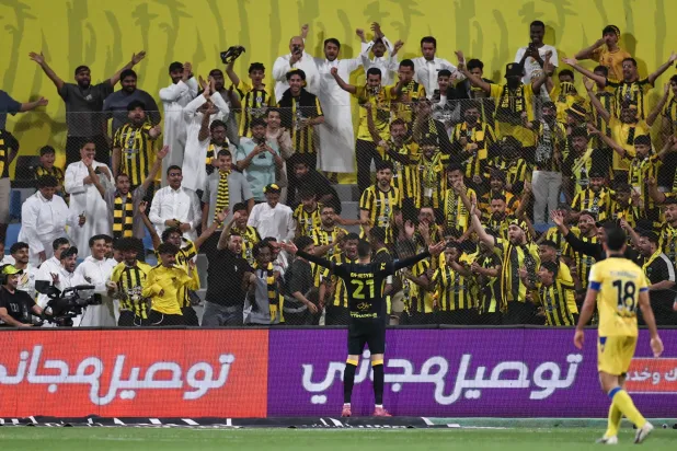 النصيري محتفلاً بهدفه أمام الجماهير الاتحادية (تصوير: سعد العنزي)