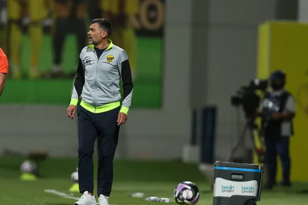 البرتغالي سيرجيو كونسيساو مدرب فريق الاتحاد (تصوير: سعد العنزي) 