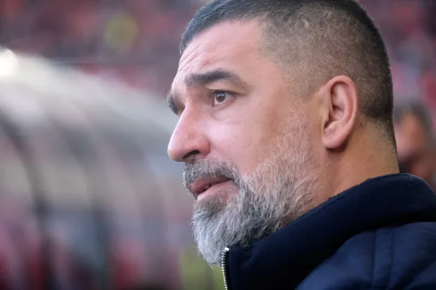 أردا توران المدير الفني لشاختار دونيتسك الأوكراني (أ.ب)