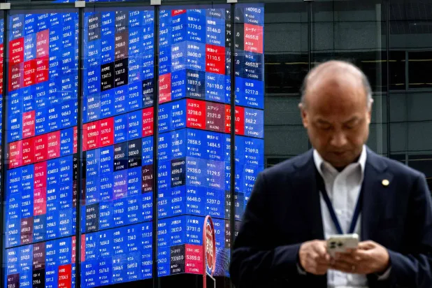 «نيكي» يتراجع مع ارتفاع أسعار النفط ونتائج أرباح متباينة