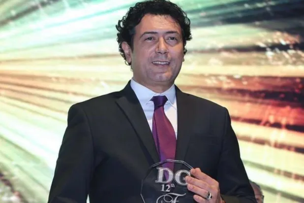 وفيق يرى أن طول قامته أدى إلى تأخره فنياً (الشرق الأوسط)