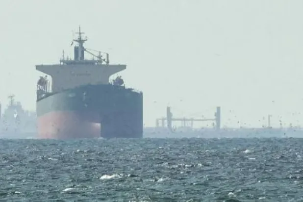 İran Hürmüz Boğazı'nı yeniden kapattı, zenginleştirilmiş uranyum konusunda anlaşmazlık