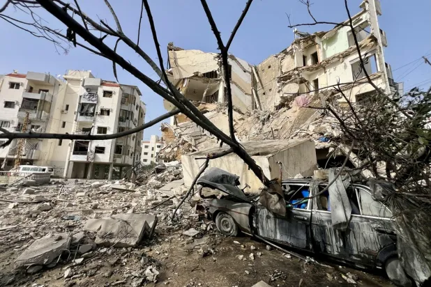 Damage at the site of an Israeli airstrike in the southern port city of Tyre, Lebanon, 04 April 2026. (EPA)