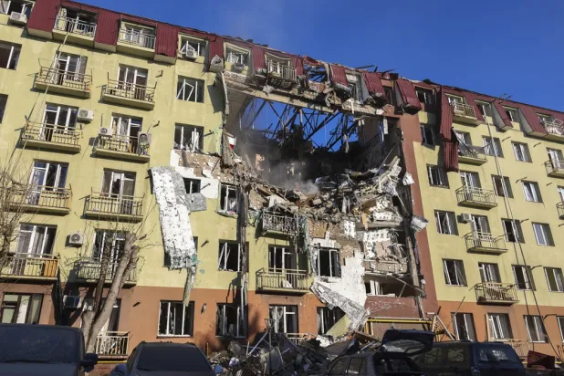  The site of a Russian strike on a residential building in Odesa, Ukraine, 06 April 2026, amid the ongoing Russian invasion. (EPA)