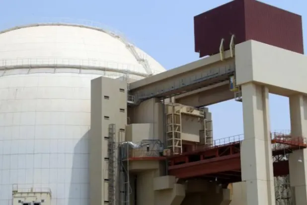 İran'ın güneyindeki Buşehr nükleer elektrik tesisindeki nükleer reaktör binası (AFP)