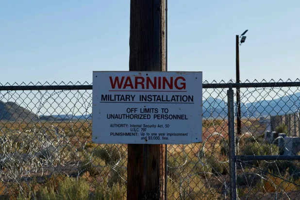 Nevada'daki 51. Bölge yakınlarında 24 saat içinde en az 17 deprem kaydedilmesi, burada nükleer testler yapıldığına dair komplo teorilerini gündeme getirdi (AFP)